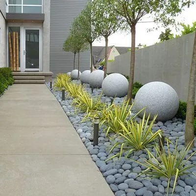 Ultimate Guide to Landscaping Along Your Fence