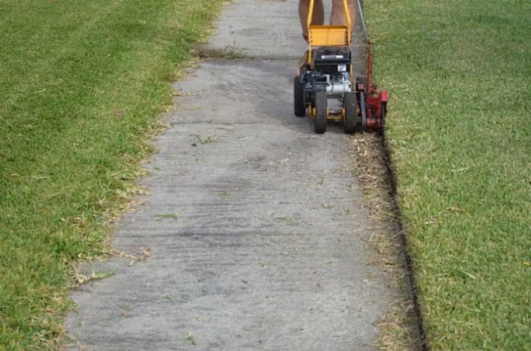 Landscape Edging Maintenance: Keep It Perfect Through Every Season 2 Landscape Edging Maintenance Keep It Perfect Through Every Season 1