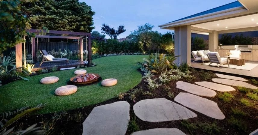 Landscape Edging Maintenance: Keep It Perfect Through Every Season 3 Landscape Edging Maintenance Keep It Perfect Through Every Season 2