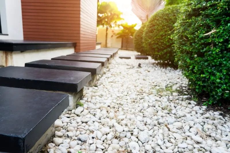 8 Easy Steps to Laying Pea Gravel and Refreshing Your Yard