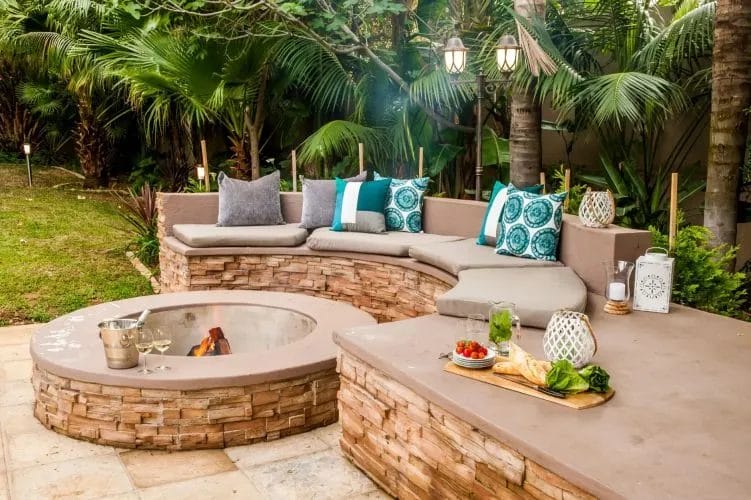 Stunning and Creative Fire Pit Designs That Will Completely Inspire the Backyard Oasis You’ve Always Wanted 2 Stunning and Creative Fire Pit Designs That Will Completely Inspire the Backyard Oasis Youve Always Wanted 1